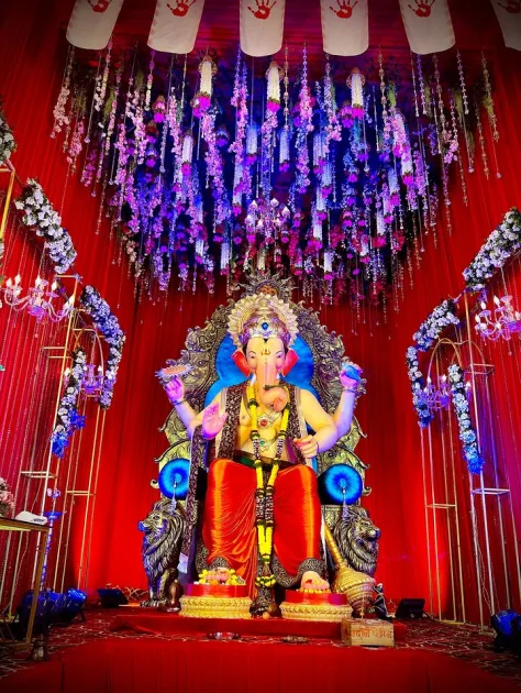 श्रीमंत महागणपती गणेशोत्सव मंडळाचा फलटणचा लालबागचा राजाच्या आगमनाची प्रतीक्षा.